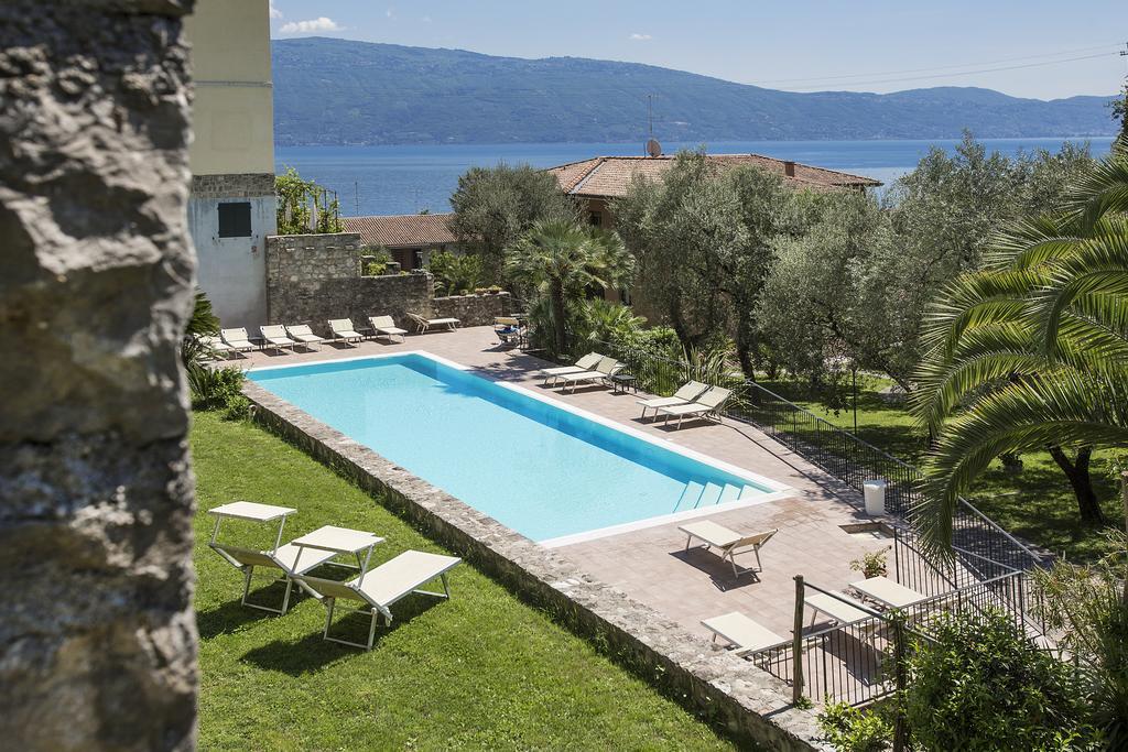 Hotel Livia Gargnano Buitenkant foto